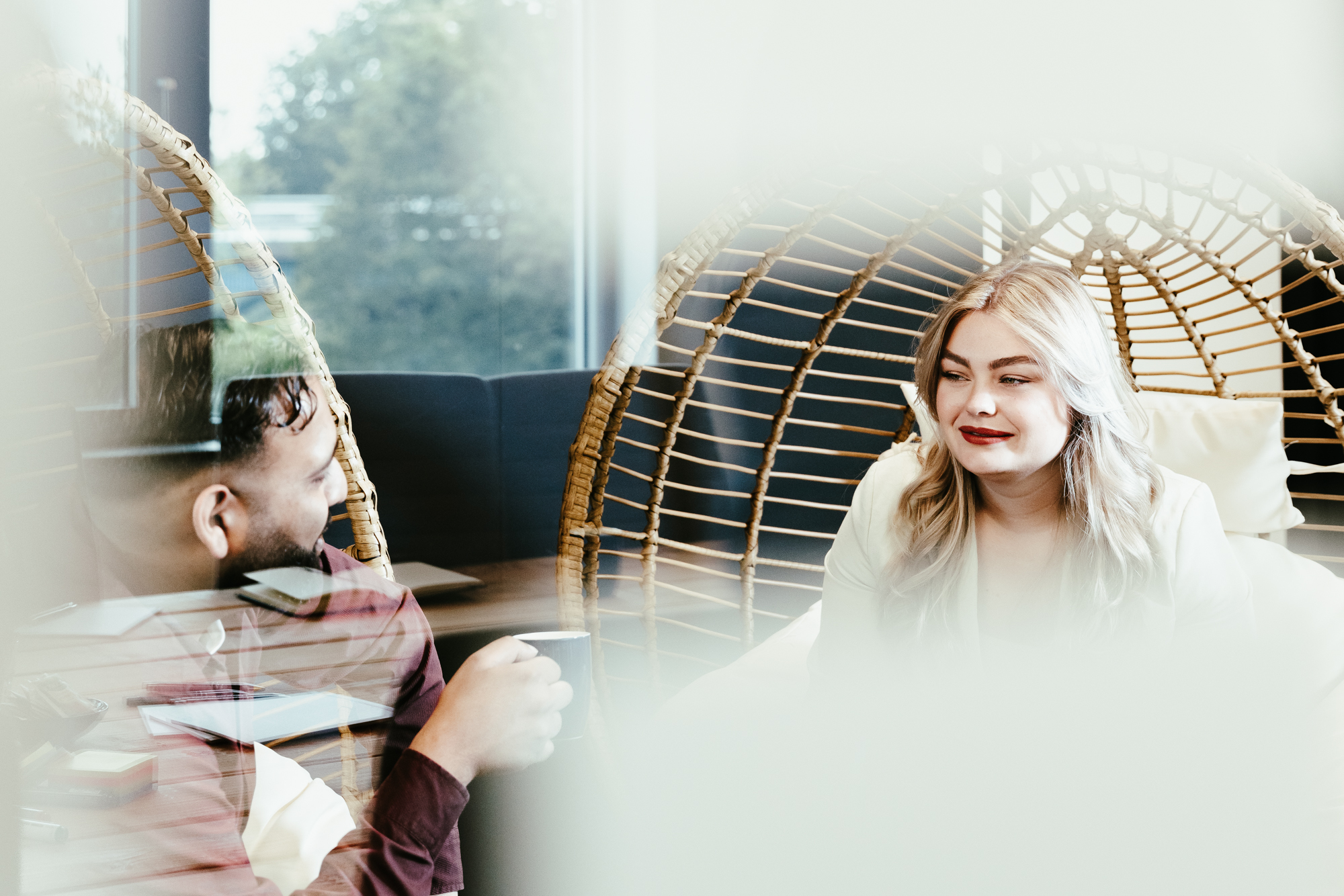IT-professionals in gesprek over IT-detachering met Hello Professionals